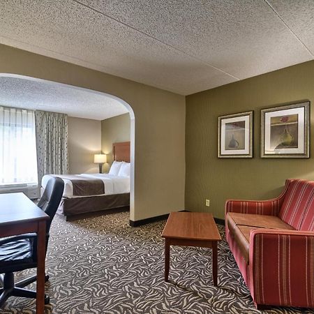 Clarion Inn & Suites - University Area Cortland Ngoại thất bức ảnh
