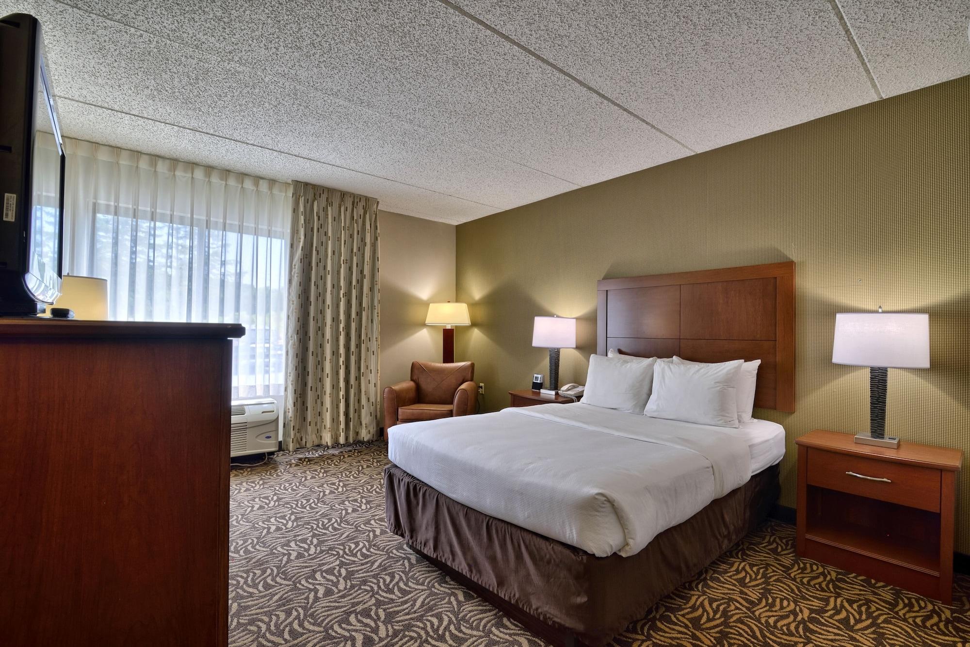 Clarion Inn & Suites - University Area Cortland Ngoại thất bức ảnh