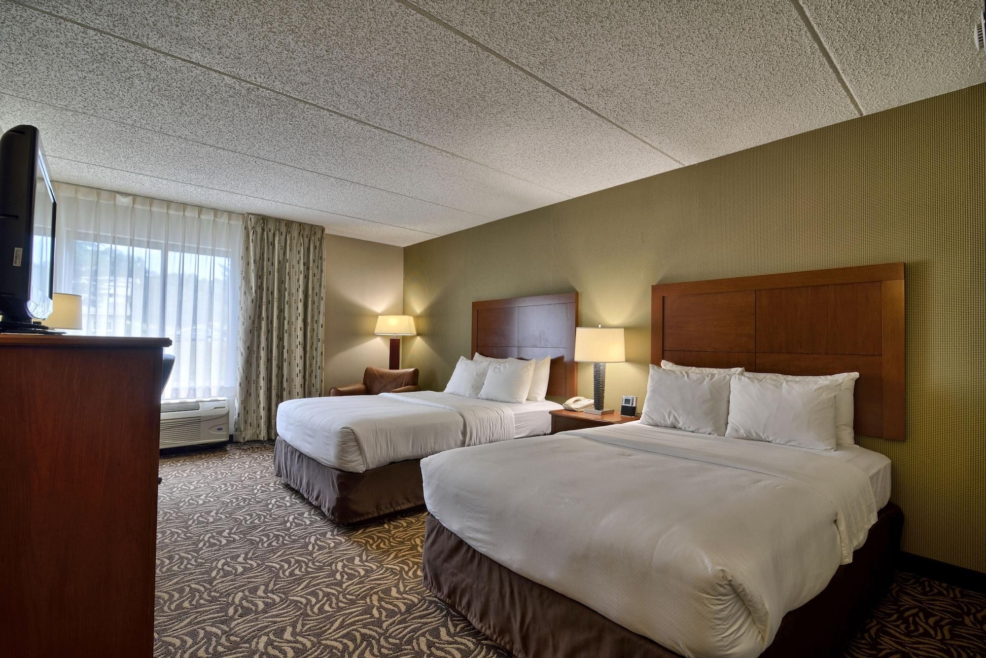 Clarion Inn & Suites - University Area Cortland Ngoại thất bức ảnh