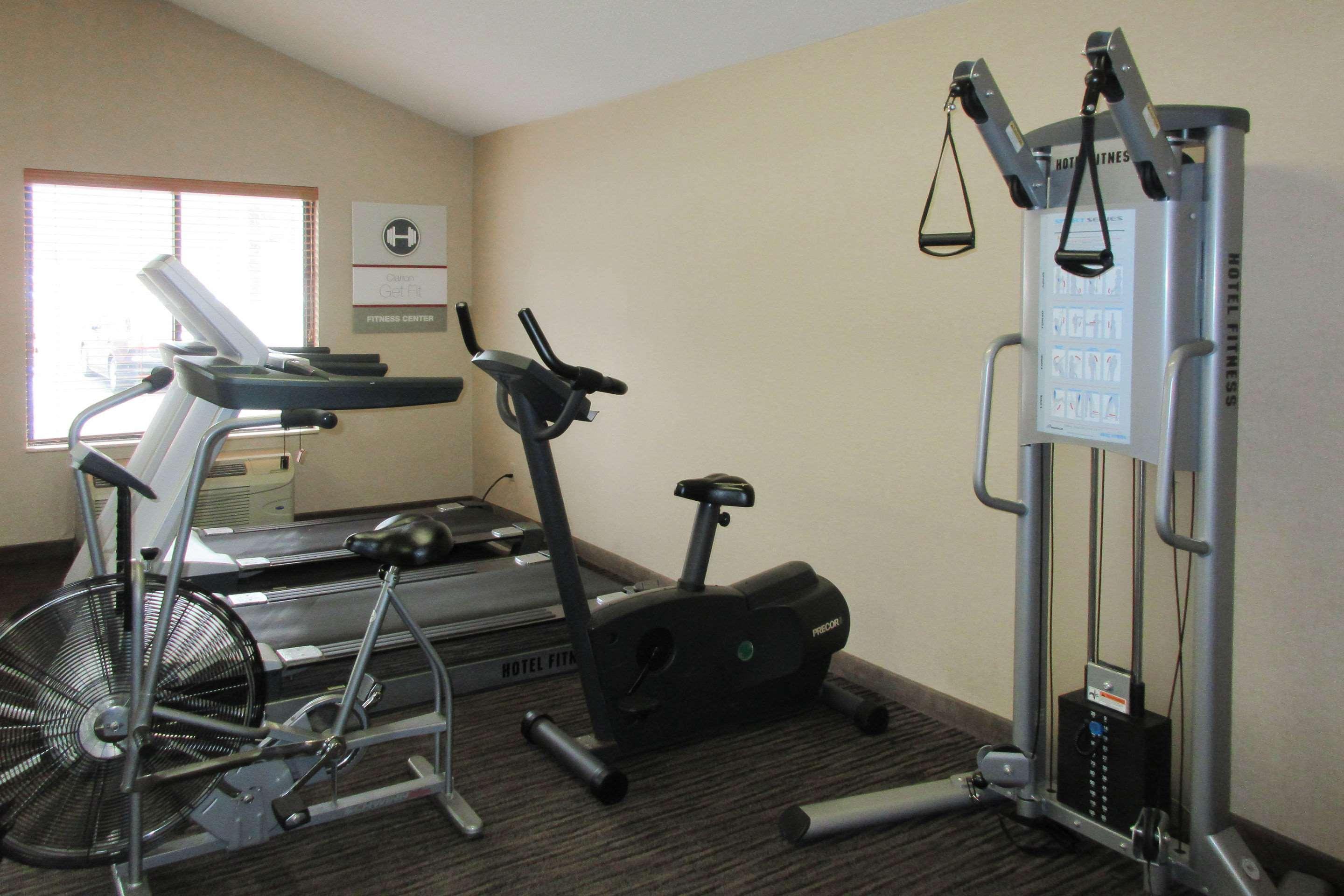 Clarion Inn & Suites - University Area Cortland Ngoại thất bức ảnh